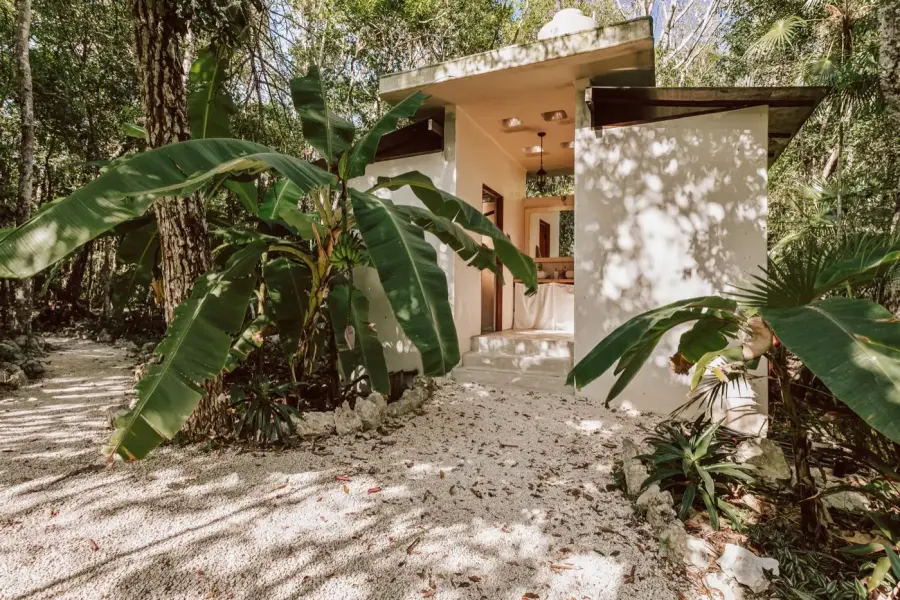 Natural light flooding a casita bathroom at Casa Arkaana
